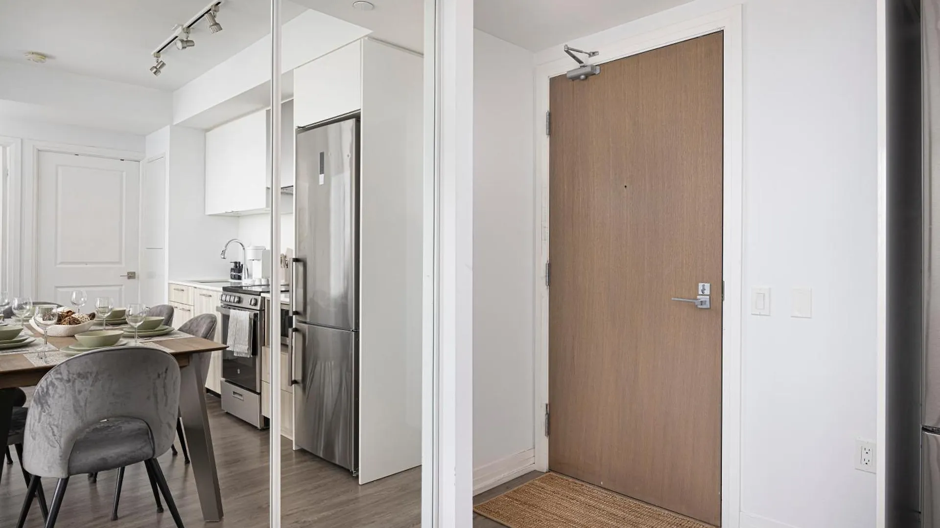 Luxury & Modern Suite - Right By Dundas Square トロント 0*,