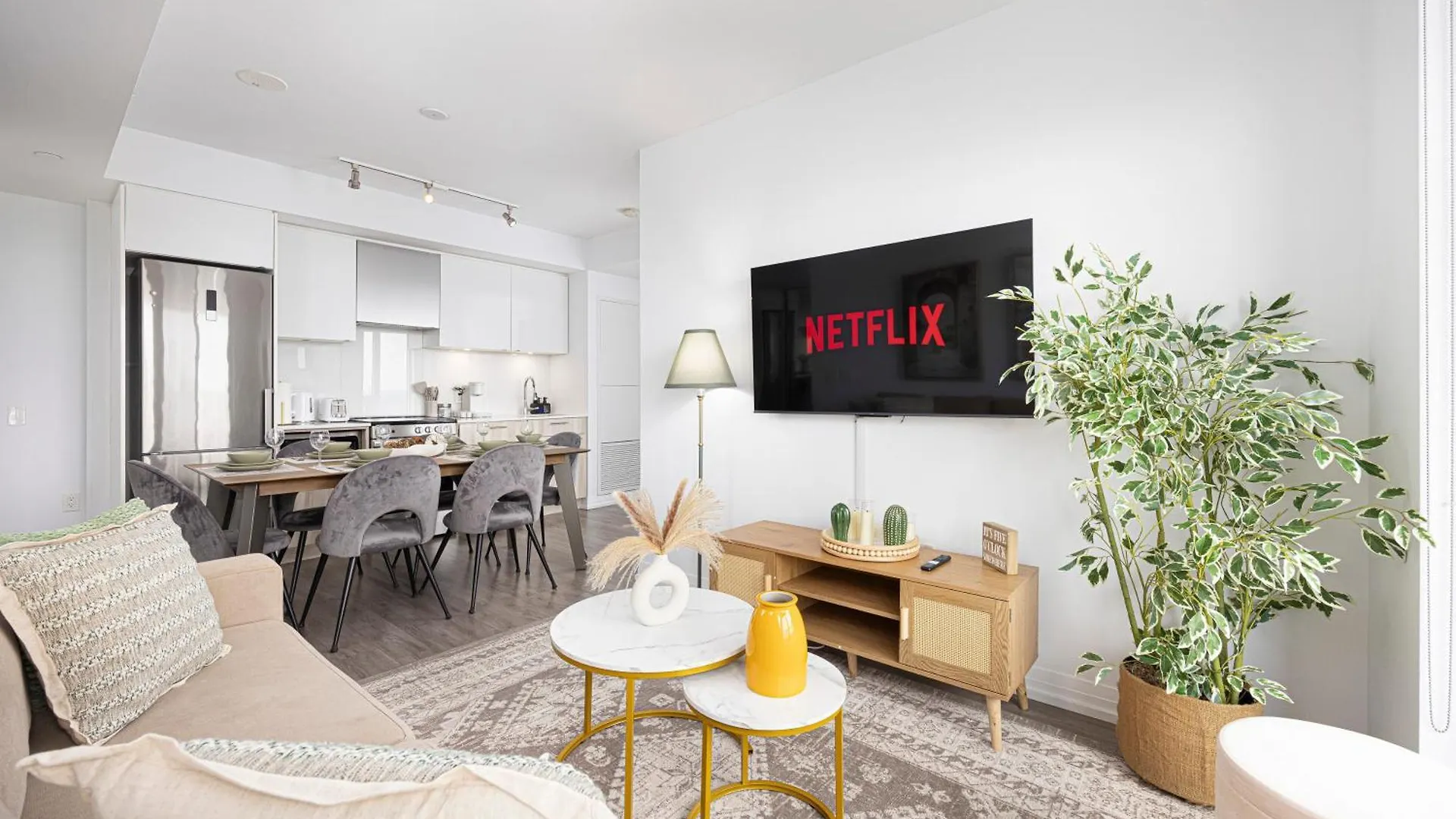 アパート Luxury & Modern Suite - Right By Dundas Square トロント カナダ